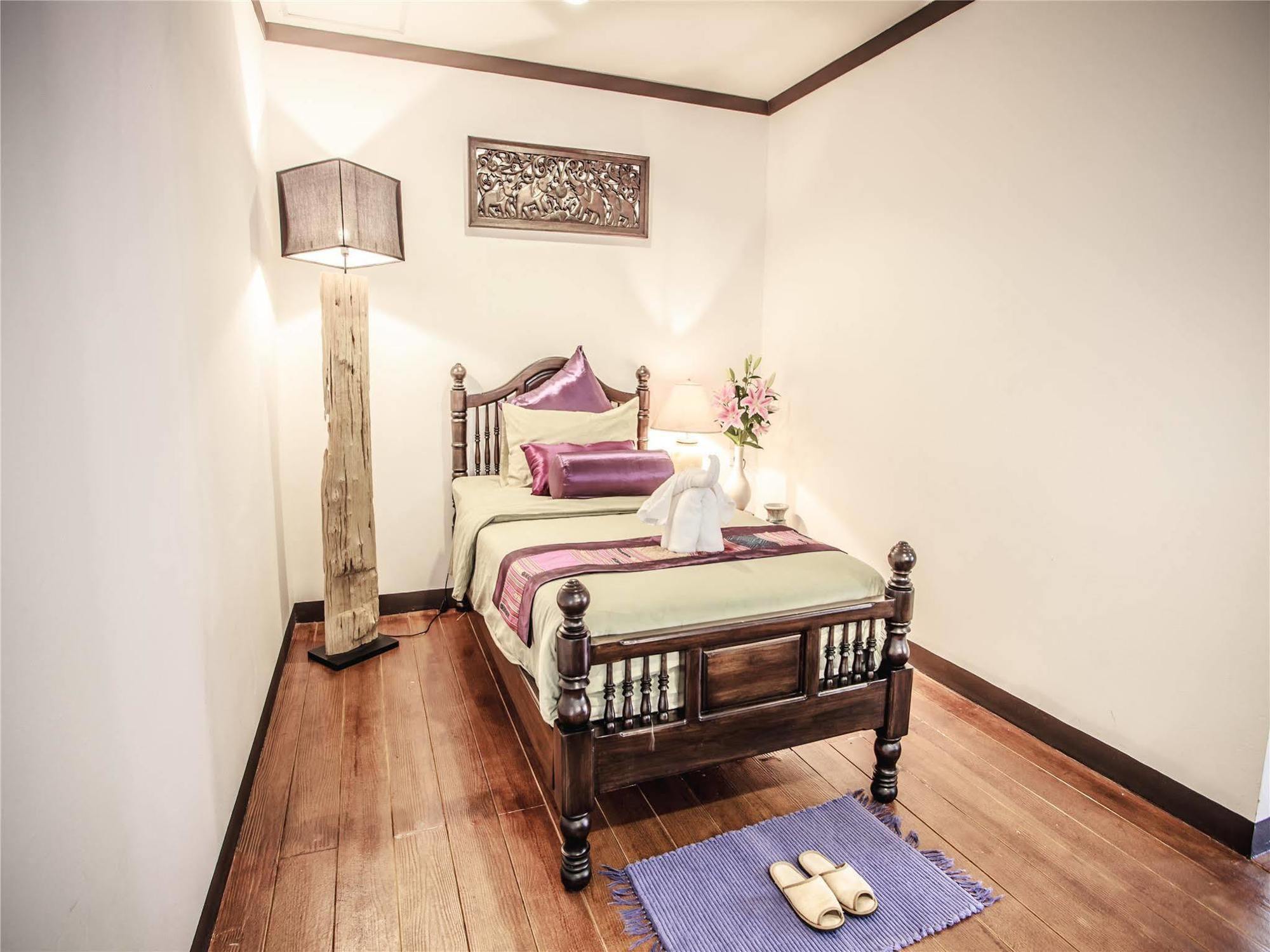 อี-เอ๊าต์ฟิตติ้ง บูทิก โฮเต็ล เชียงใหม่ Hotel ภายนอก รูปภาพ