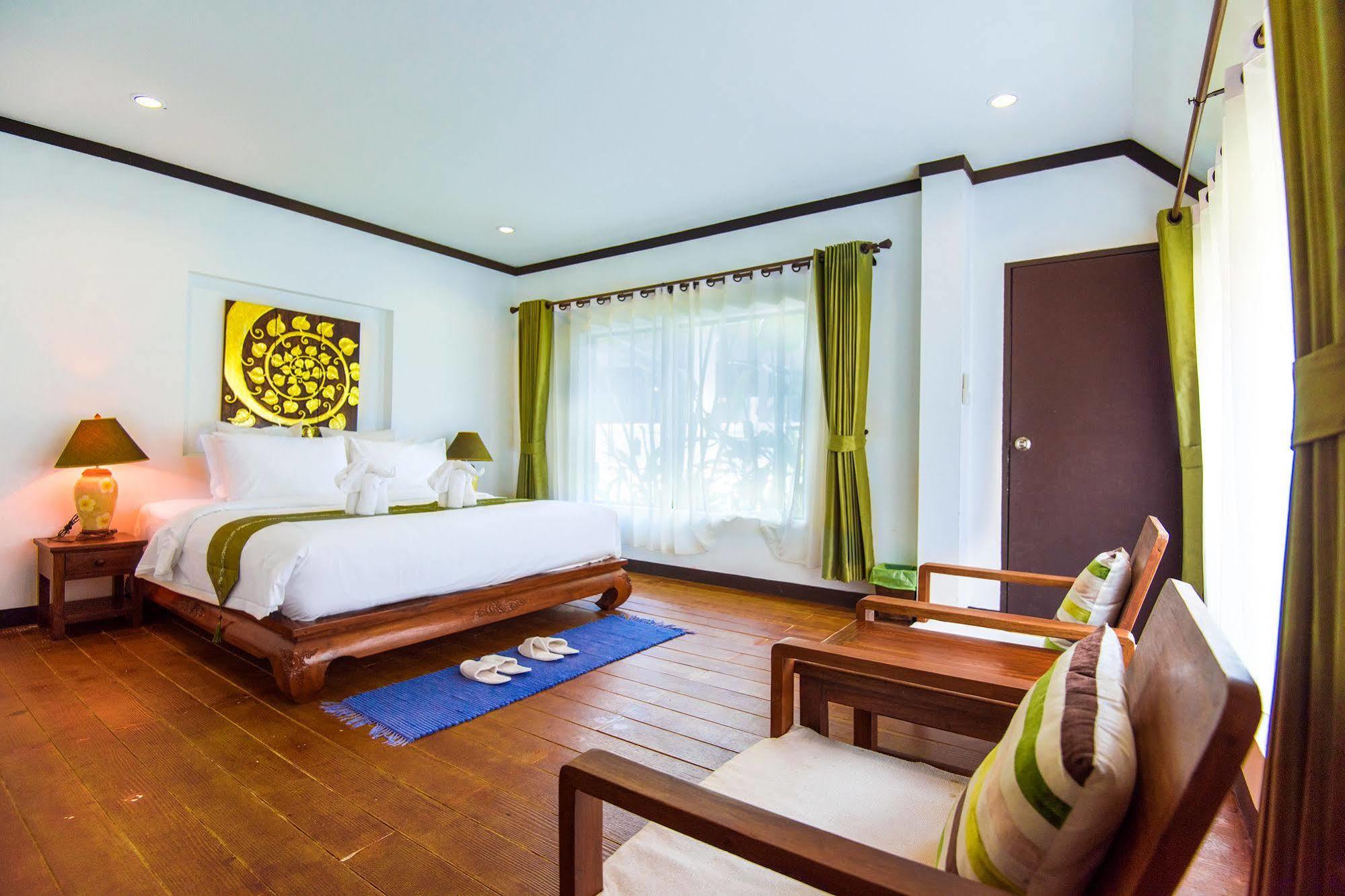 อี-เอ๊าต์ฟิตติ้ง บูทิก โฮเต็ล เชียงใหม่ Hotel ภายนอก รูปภาพ