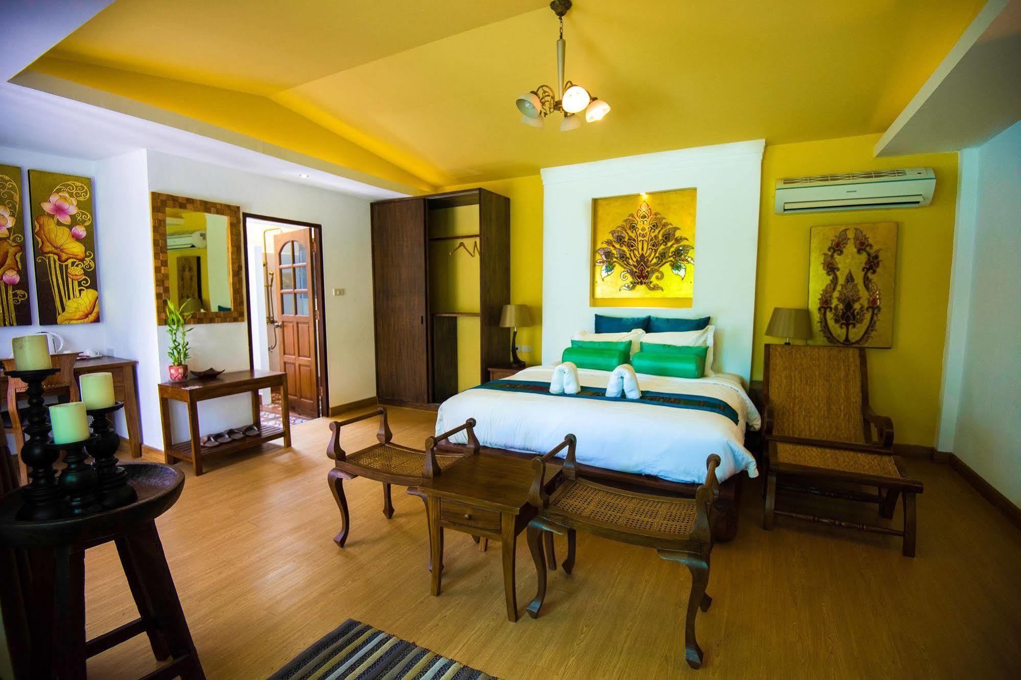 อี-เอ๊าต์ฟิตติ้ง บูทิก โฮเต็ล เชียงใหม่ Hotel ภายนอก รูปภาพ